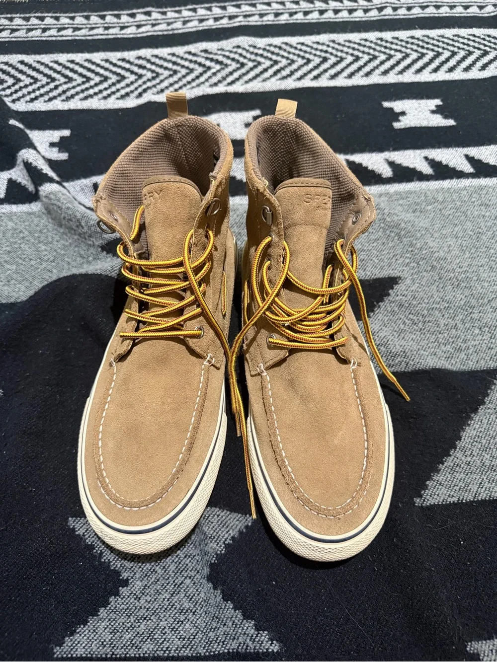 Sperry Men’s Tan Suede Chukka Boat Shoes size 10.5